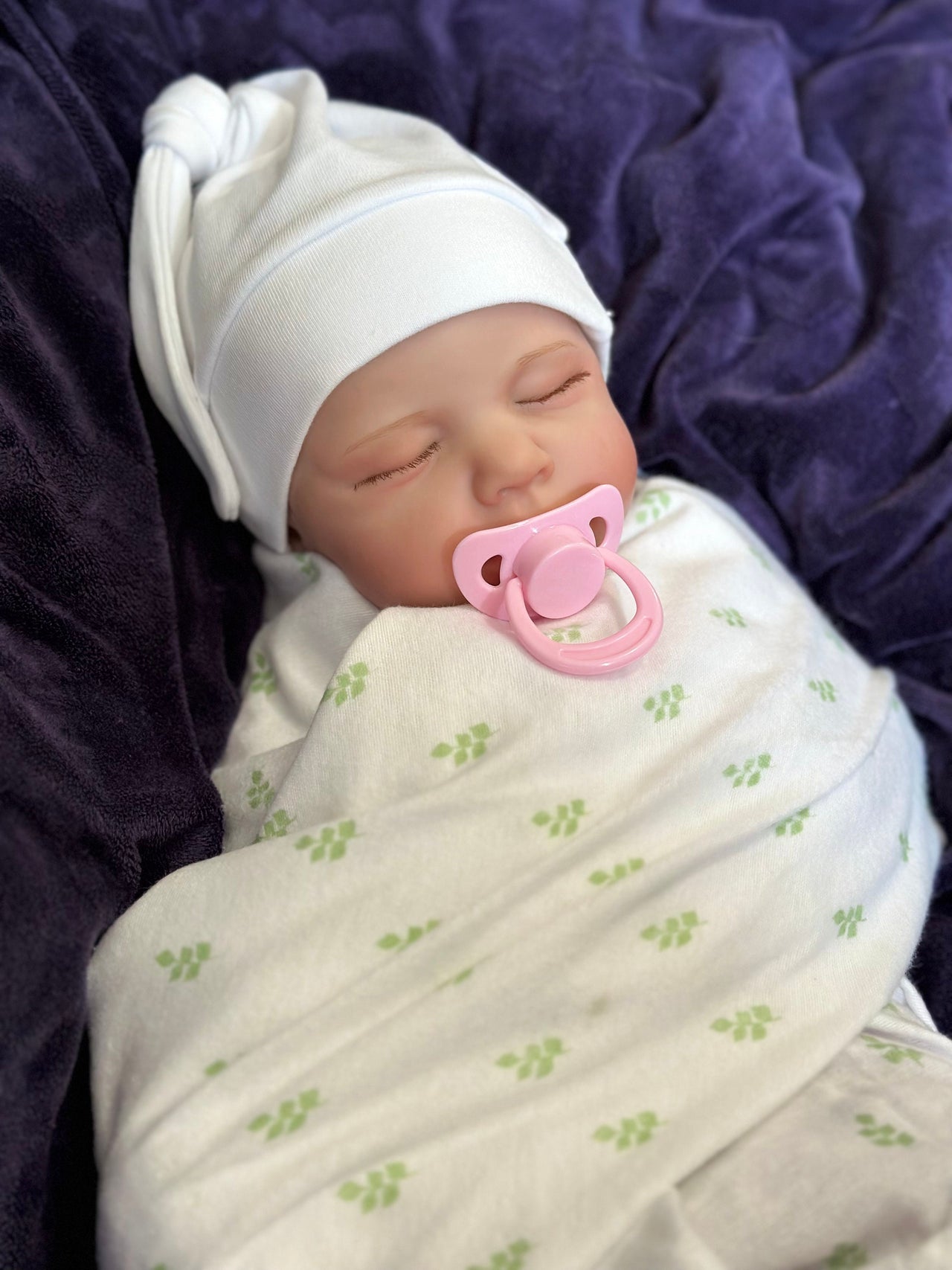 Lifelike Reborn Baby Doll 20” 6.1 lbs. Weighted Newborn Baby Girl or Boy Soft Heavy Baby Dolls For Children Child Friendly Gifts For Girls