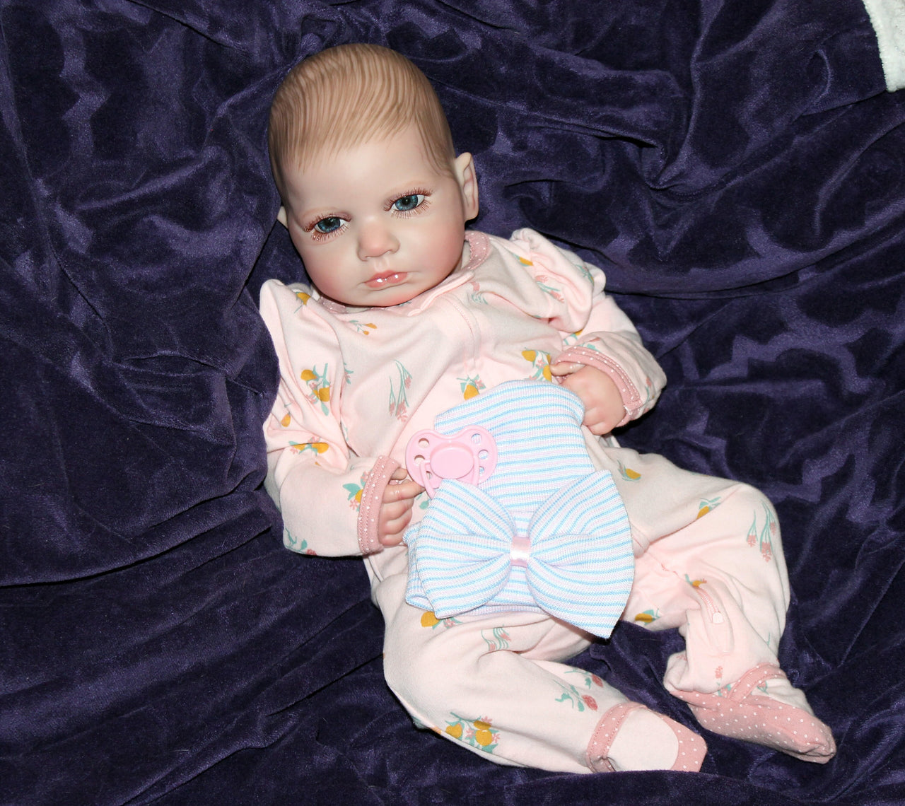 Lifelike Reborn Baby Doll 20” 3 to 5 lbs Weighted Newborn Baby Girl or Boy Soft Heavy Baby Dolls For Children Child Friendly Gifts For Girls