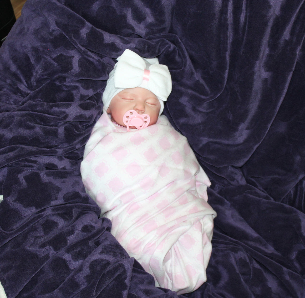 Lifelike Reborn Baby Doll: 20" Weighted Newborn with Outfit