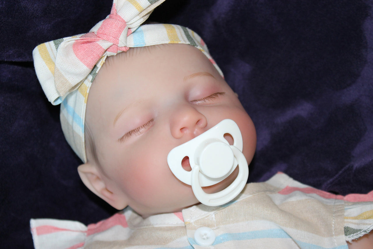 Lifelike Reborn Baby Doll 20” 2 to 8 Pounds Weighted Newborn Baby Girl/Boy Soft Heavy Baby Dolls For Children Child Friendly Gifts For Girls