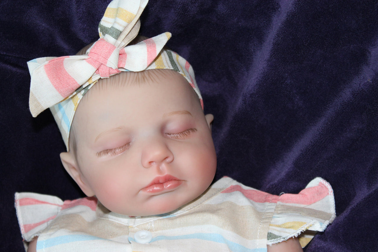 Lifelike Reborn Baby Doll 20” 2 to 8 Pounds Weighted Newborn Baby Girl/Boy Soft Heavy Baby Dolls For Children Child Friendly Gifts For Girls