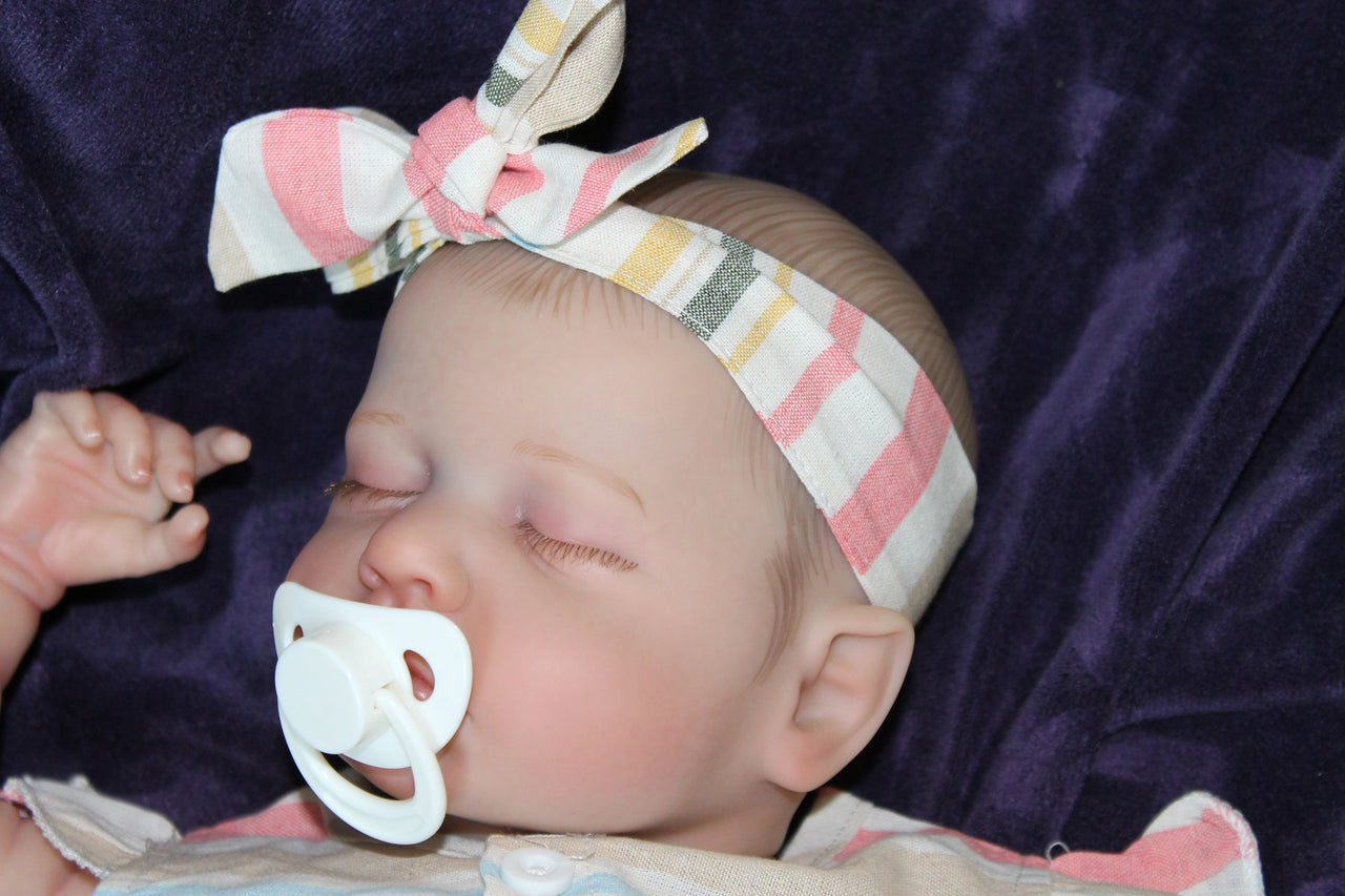 Lifelike Reborn Baby Doll 20” 2 to 8 Pounds Weighted Newborn Baby Girl/Boy Soft Heavy Baby Dolls For Children Child Friendly Gifts For Girls