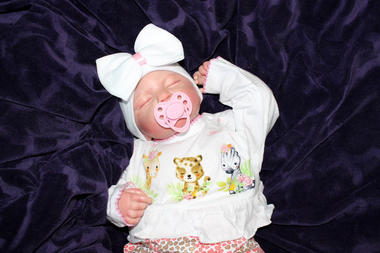 Lifelike Reborn Baby Doll: 20" Weighted Newborn with Outfit