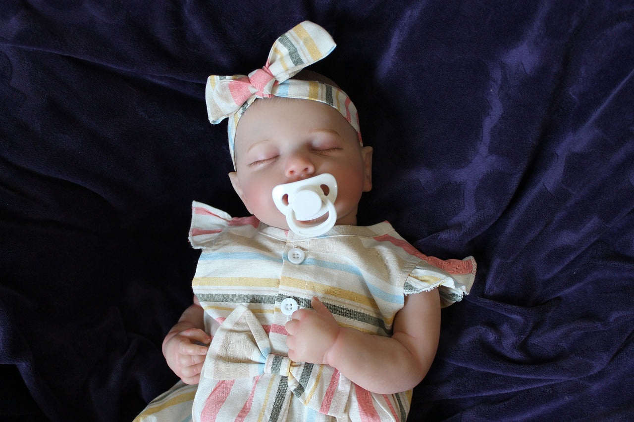 Lifelike Reborn Baby Doll 20” 2 to 8 Pounds Weighted Newborn Baby Girl/Boy Soft Heavy Baby Dolls For Children Child Friendly Gifts For Girls
