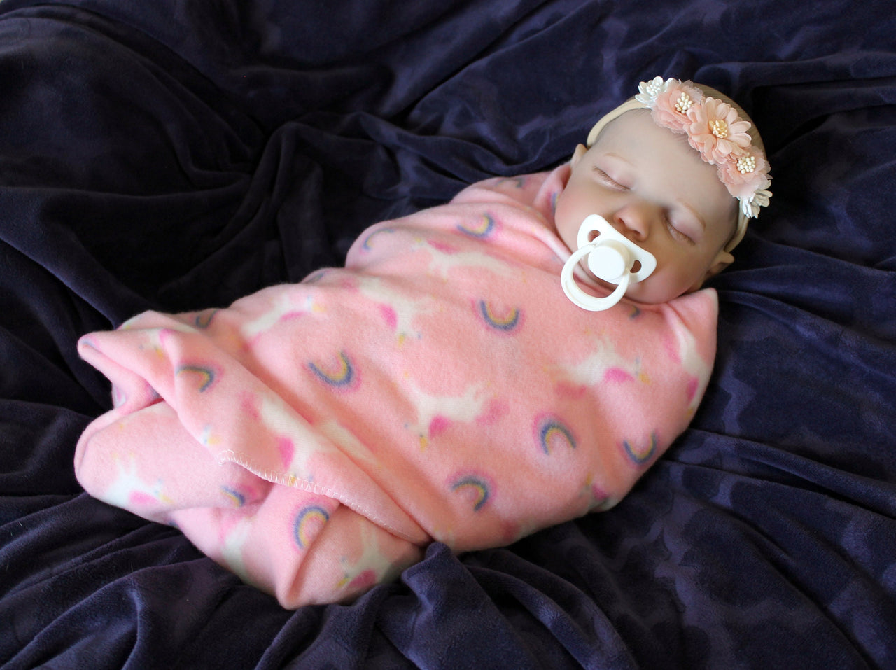 Lifelike Reborn Baby Doll 20” 2 to 8 Pounds Weighted Newborn Baby Girl/Boy Soft Heavy Baby Dolls For Children Child Friendly Gifts For Girls