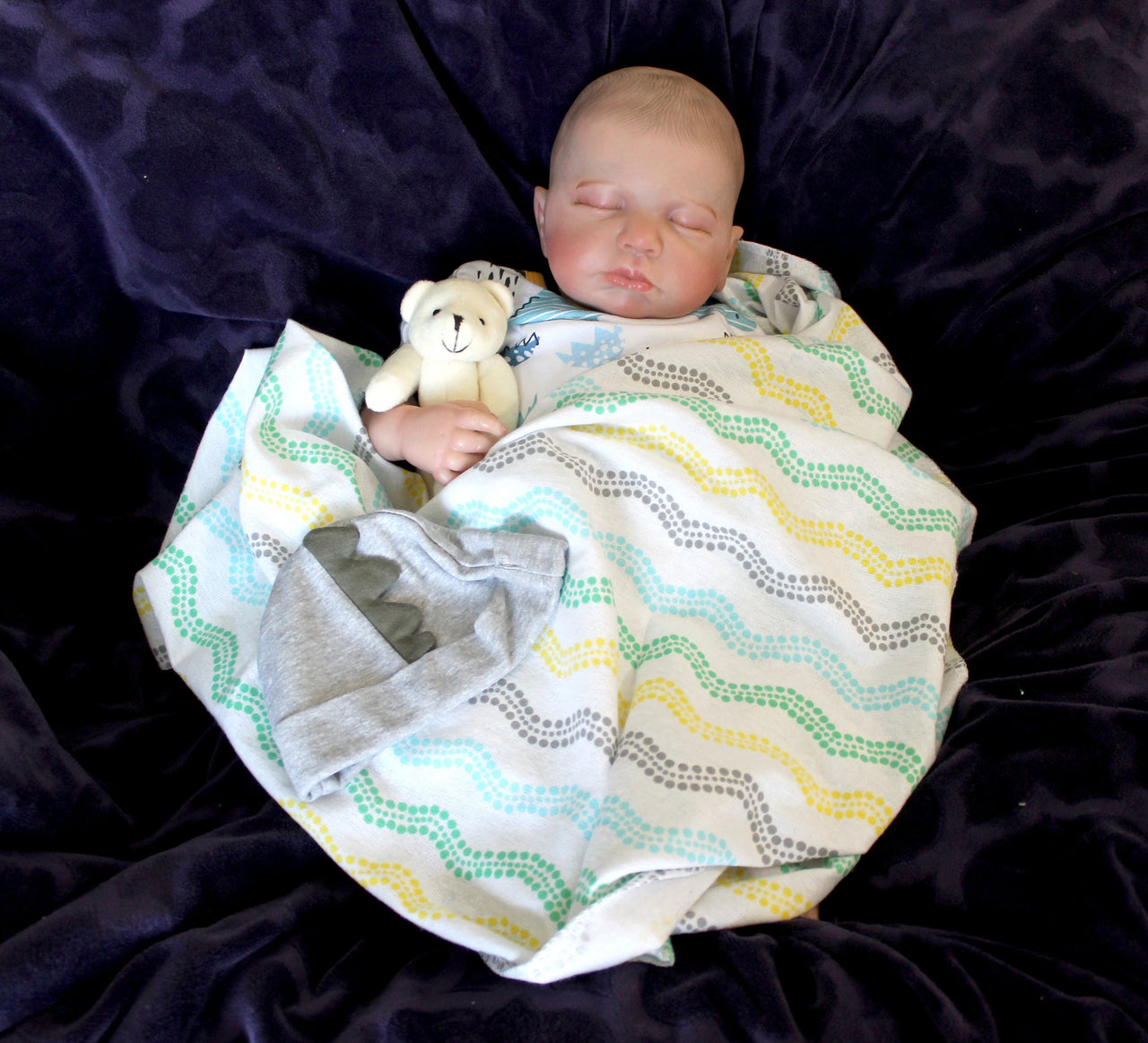 Dinosaur Lifelike Reborn Baby Doll, Therapy doll, 20 inches 2 to 8 Pounds Weighted, Newborn Baby Boy, Soft Heavy Baby Dolls For Children Child Friendly Gifts For Girls