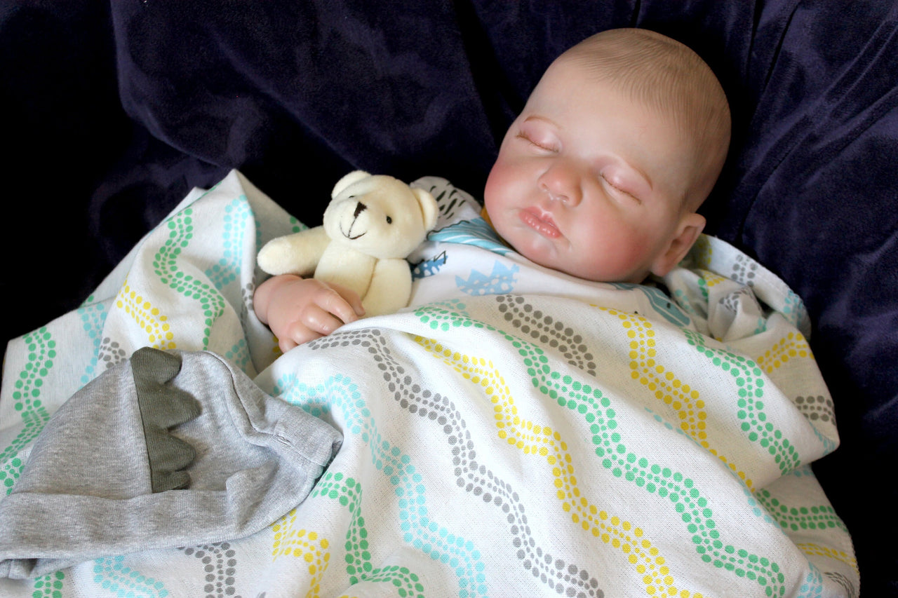 Lifelike Reborn Baby Doll, 20 inches 2 to 8 Pounds Weighted, Newborn Baby Boy, Soft Heavy Baby Dolls For Children Child Friendly Gifts For Girls