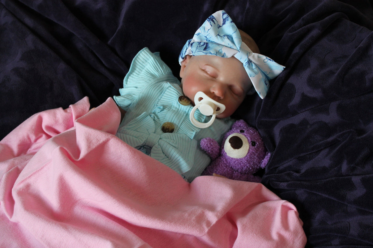 Painted Finished Reborn Baby Doll, Lifelike Baby Doll, Weighted Newborn Baby, Heavy Dolls For Children, Child Friendly Gifts For Girls