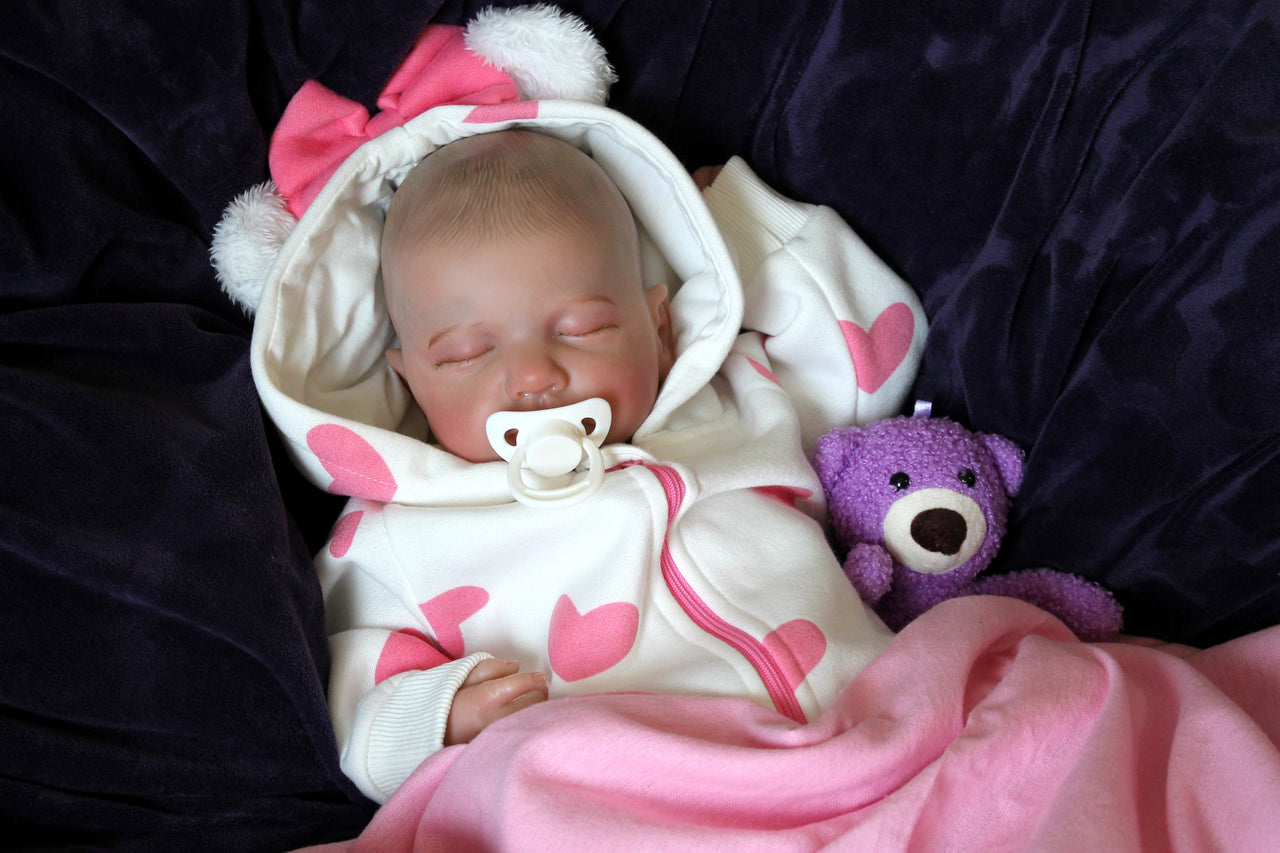 Painted Finished Reborn 2 to 8 Pounds Lifelike Baby Doll 20” Weighted Newborn Baby Heavy Dolls For Children Child Friendly Gifts For Girls