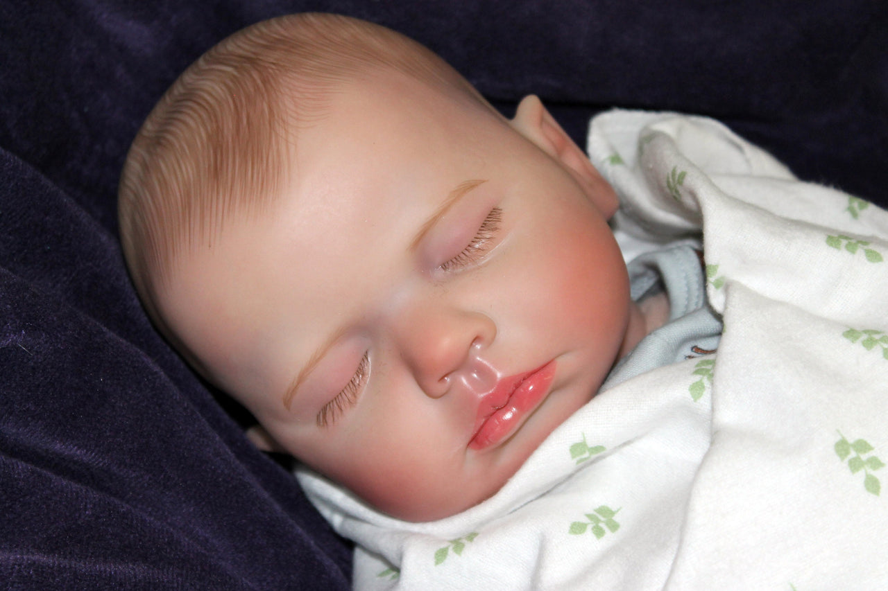 Lifelike Reborn Baby Doll 20” 2 to 7 Pounds Weighted Newborn Baby Girl/Boy Soft Heavy Baby Dolls For Children Child Friendly Gifts For Girls