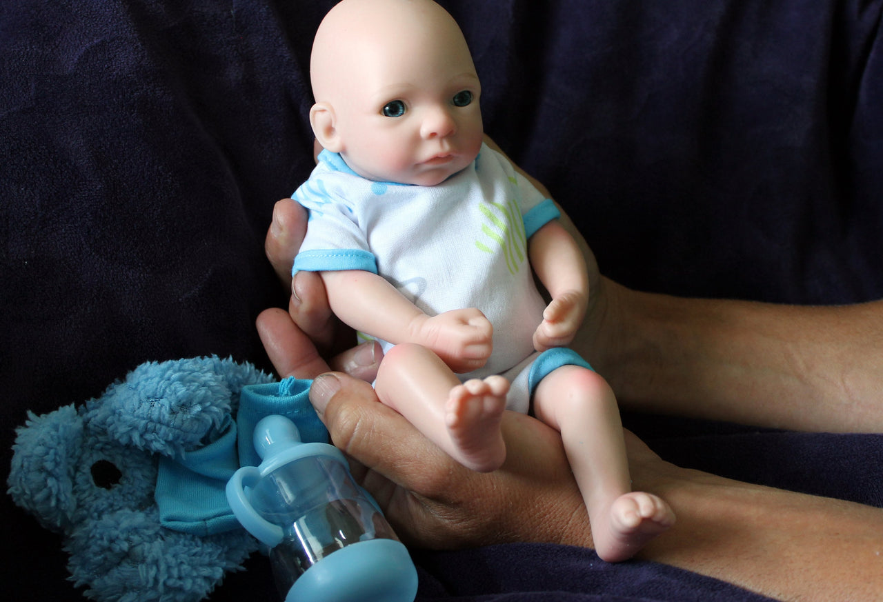 Preemie Silicone Dolls Realistic Real Lifelike Micro Mini Baby Doll Full Body Reborn 11&quot; 1.7lbs Platinum Weighted Babies Ecoflex Bathtub Fun