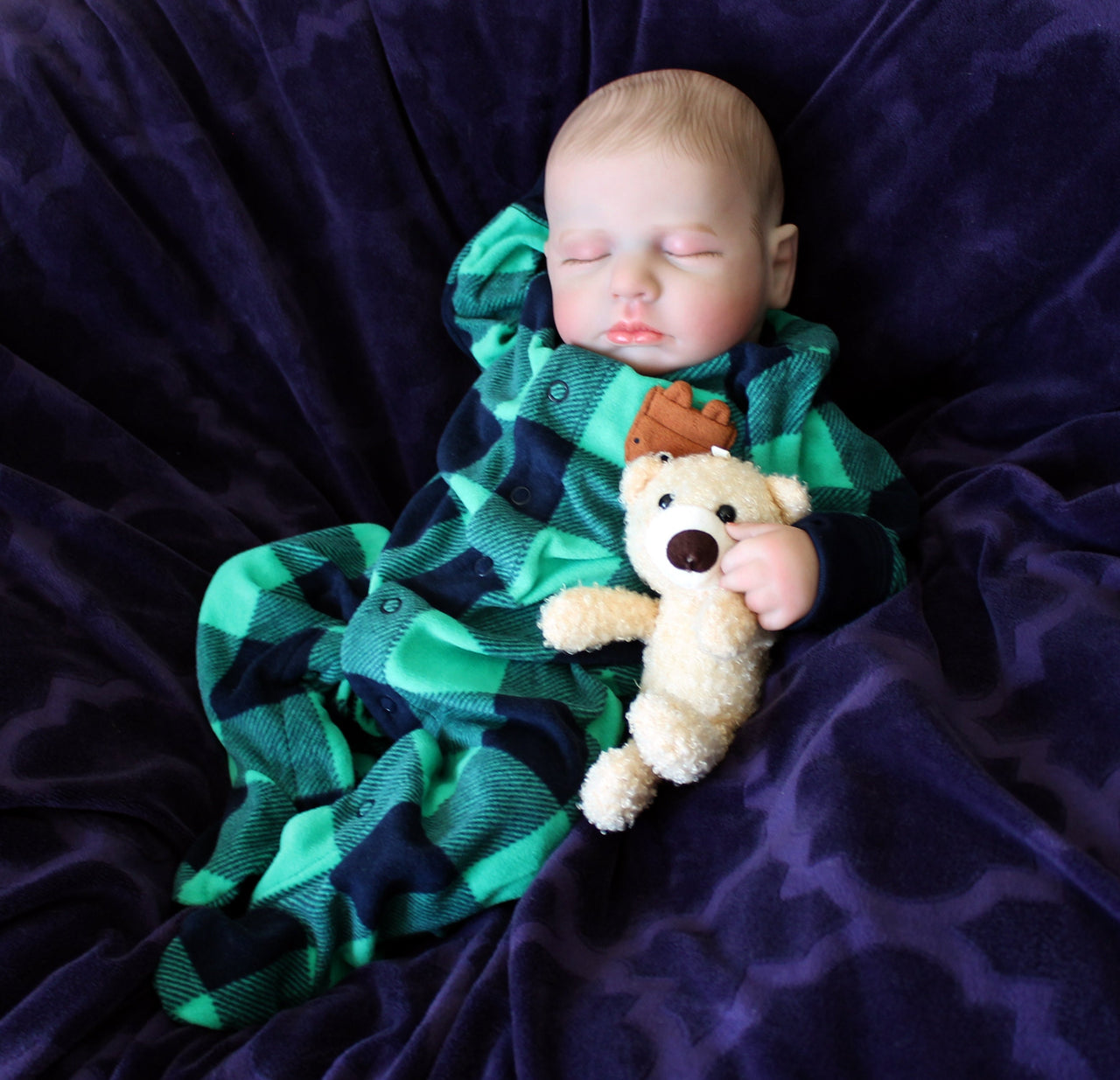 green and plaid fleece pajamas, Lifelike 20" Painted Reborn Baby Doll, Weighted 2-8 Pounds - Realistic Newborn Reborns, Child-Friendly, Perfect Gift for Girls Therapy Dolls