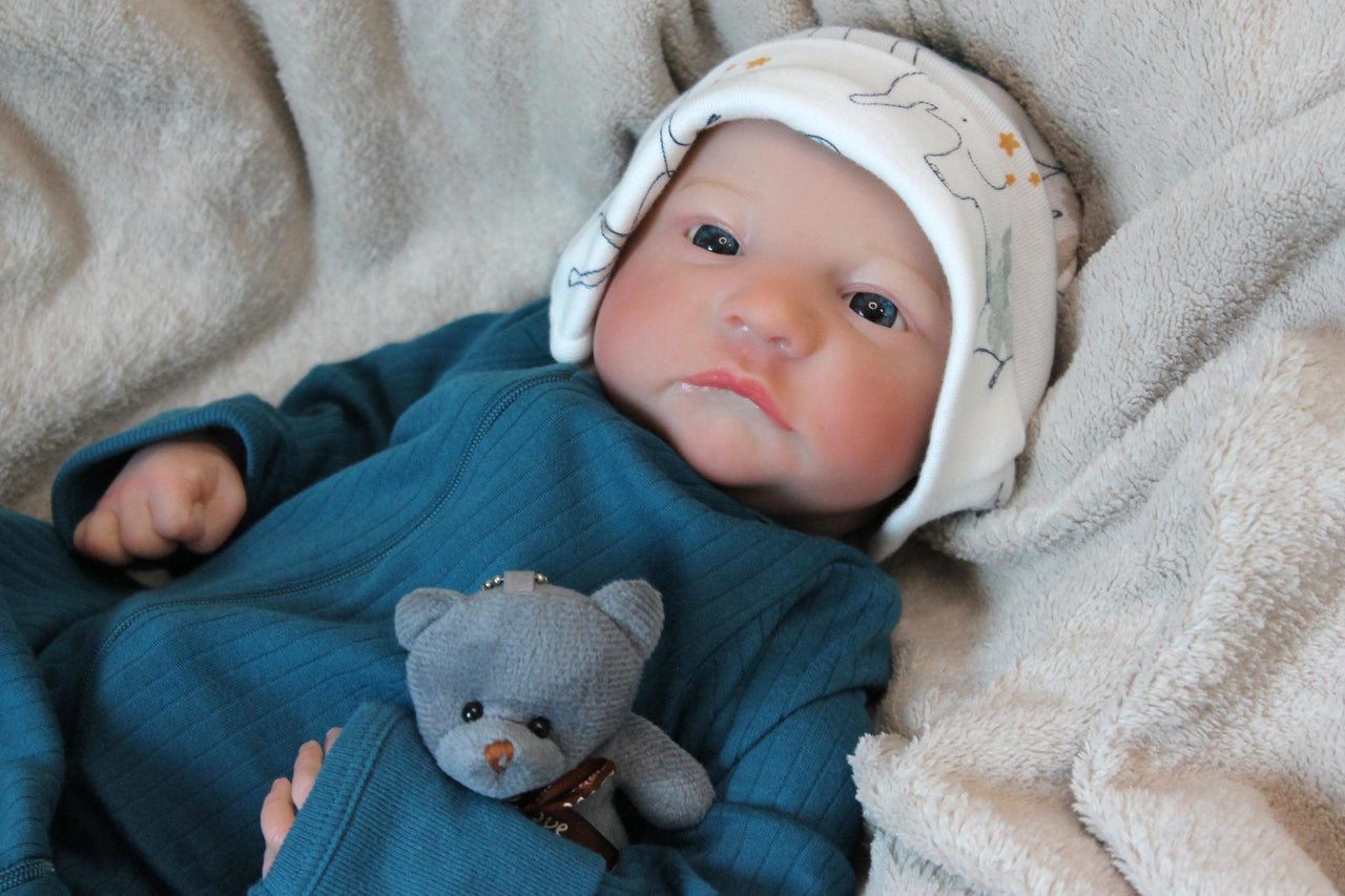 Lifelike Reborn Baby Doll 19 inch 2 to 6 lbs Weighted Newborn Baby Girl or Boy Soft Heavy Baby Dolls For Children Child Friendly Gifts For Girls