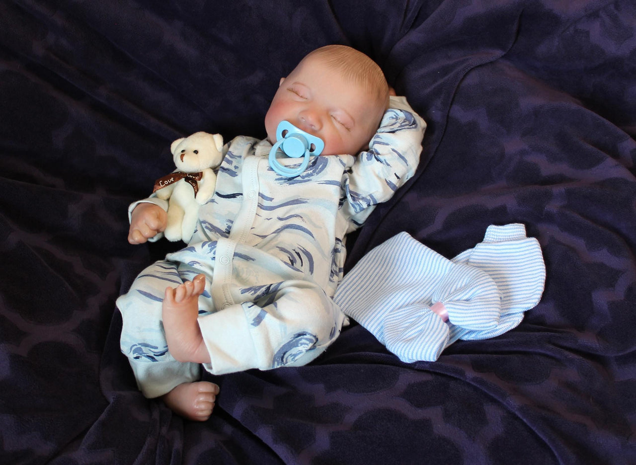 Lifelike Reborn Baby Doll 19 inch 2 to 6 lbs Weighted Newborn Baby Girl or Boy Soft Heavy Baby Dolls For Children Child Friendly Gifts For Girls