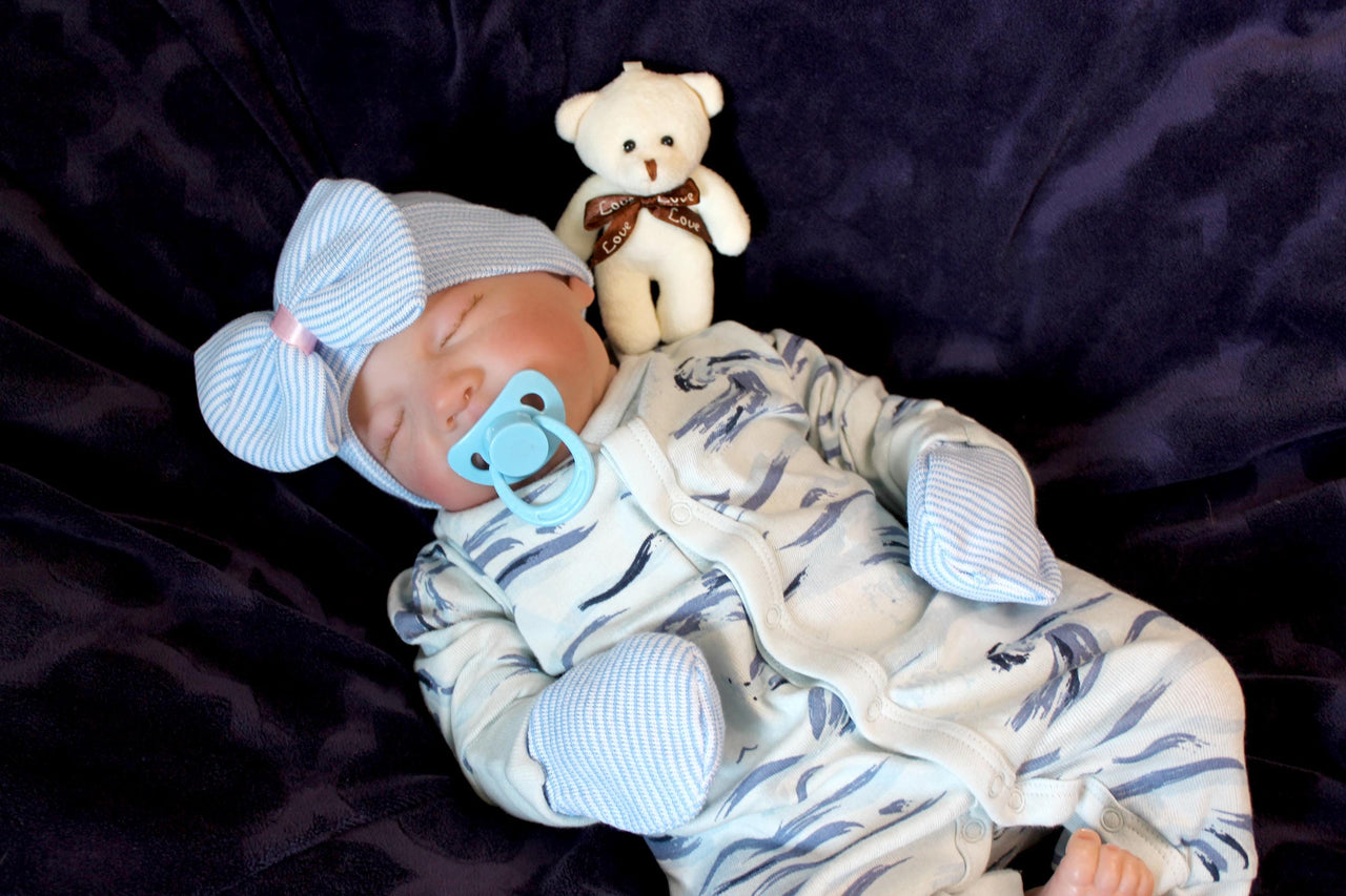 Lifelike Reborn Baby Doll 19 inch 2 to 6 lbs Weighted Newborn Baby Girl or Boy Soft Heavy Baby Dolls For Children Child Friendly Gifts For Girls