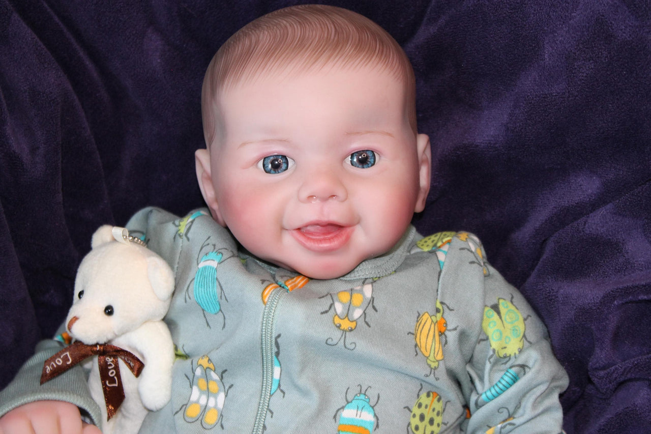 Lifelike Reborn Baby Doll 18 inch 4.3 lbs Weighted Newborn Baby Girl or Boy Soft Heavy Baby Dolls For Children Child Friendly Gifts For Girls