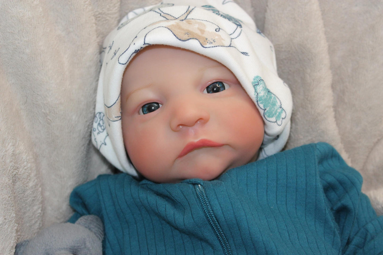 Lifelike Reborn Baby Doll 19 inch 2 to 6 lbs Weighted Newborn Baby Girl or Boy Soft Heavy Baby Dolls For Children Child Friendly Gifts For Girls