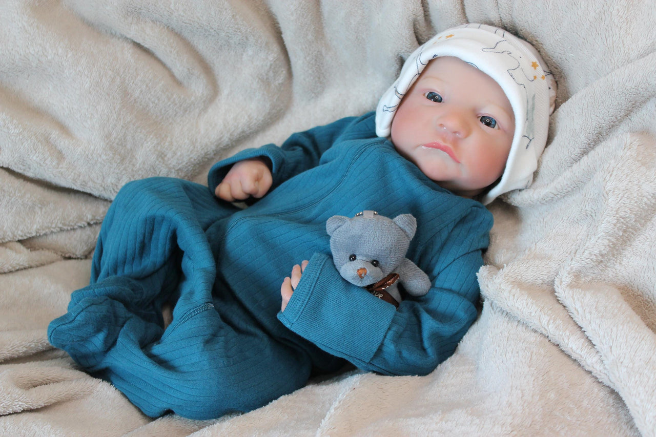 Lifelike Reborn Baby Doll 19 inch 2 to 6 lbs Weighted Newborn Baby Girl or Boy Soft Heavy Baby Dolls For Children Child Friendly Gifts For Girls