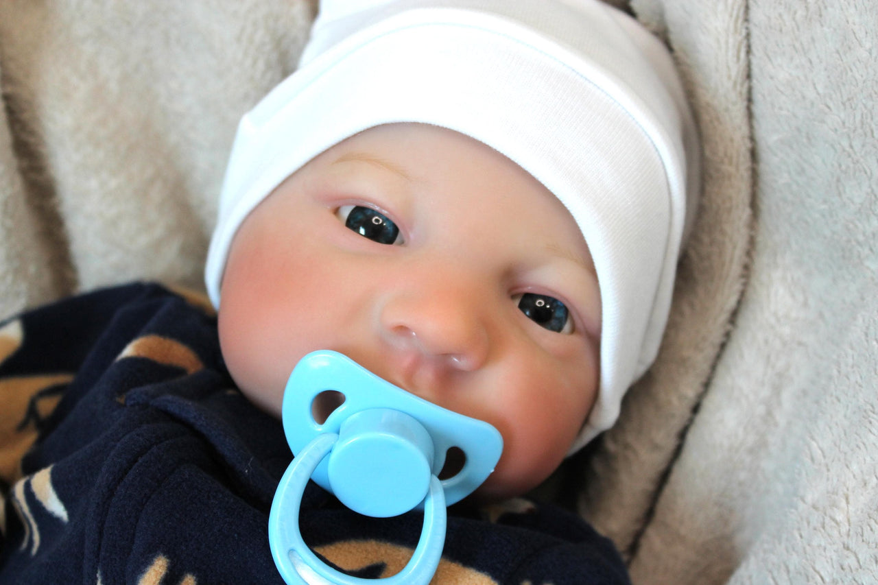 Lifelike Reborn Baby Doll 19 inch 2 to 6 lbs Weighted Newborn Baby Girl or Boy Soft Heavy Baby Dolls For Children Child Friendly Gifts For Girls