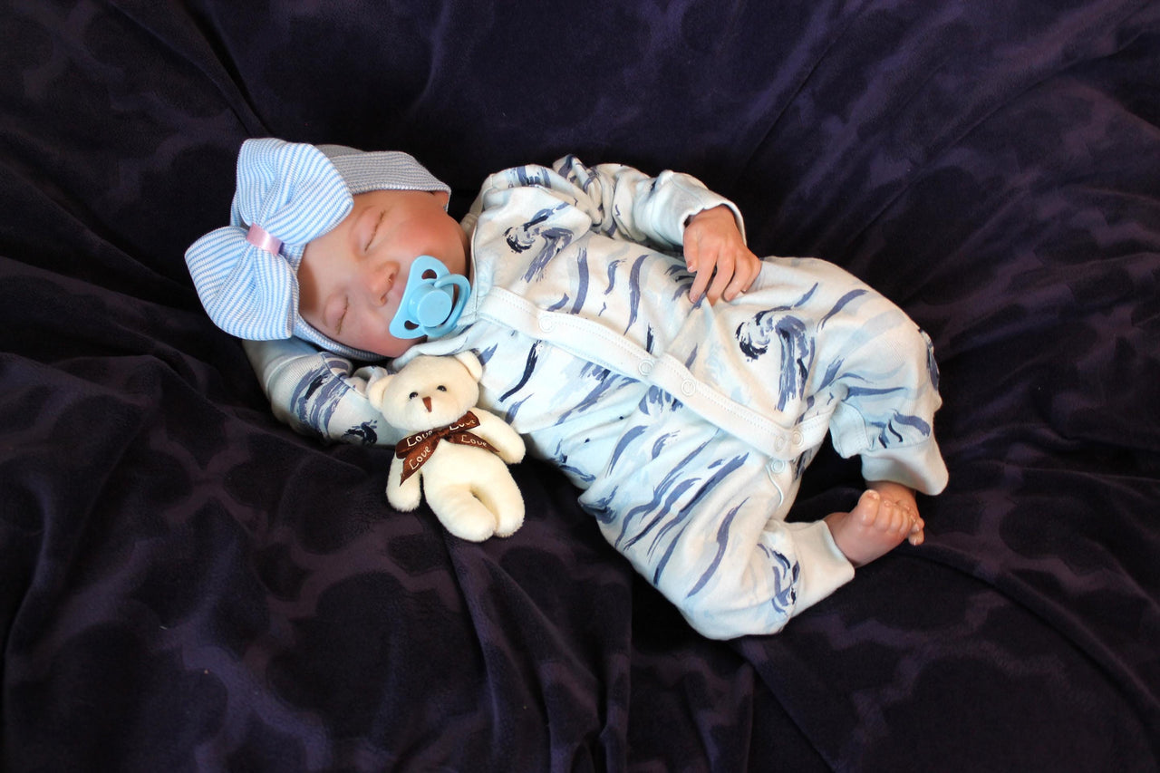 Lifelike Reborn Baby Doll 19 inch 2 to 6 lbs Weighted Newborn Baby Girl or Boy Soft Heavy Baby Dolls For Children Child Friendly Gifts For Girls