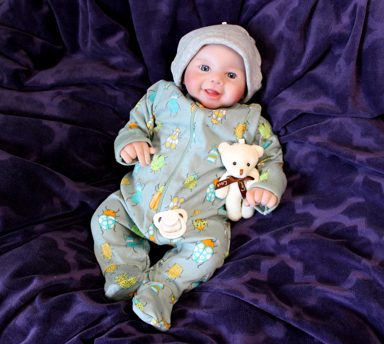 Lifelike Reborn Baby Doll 18 inch 4.3 lbs Weighted Newborn Baby Girl or Boy Soft Heavy Baby Dolls For Children Child Friendly Gifts For Girls