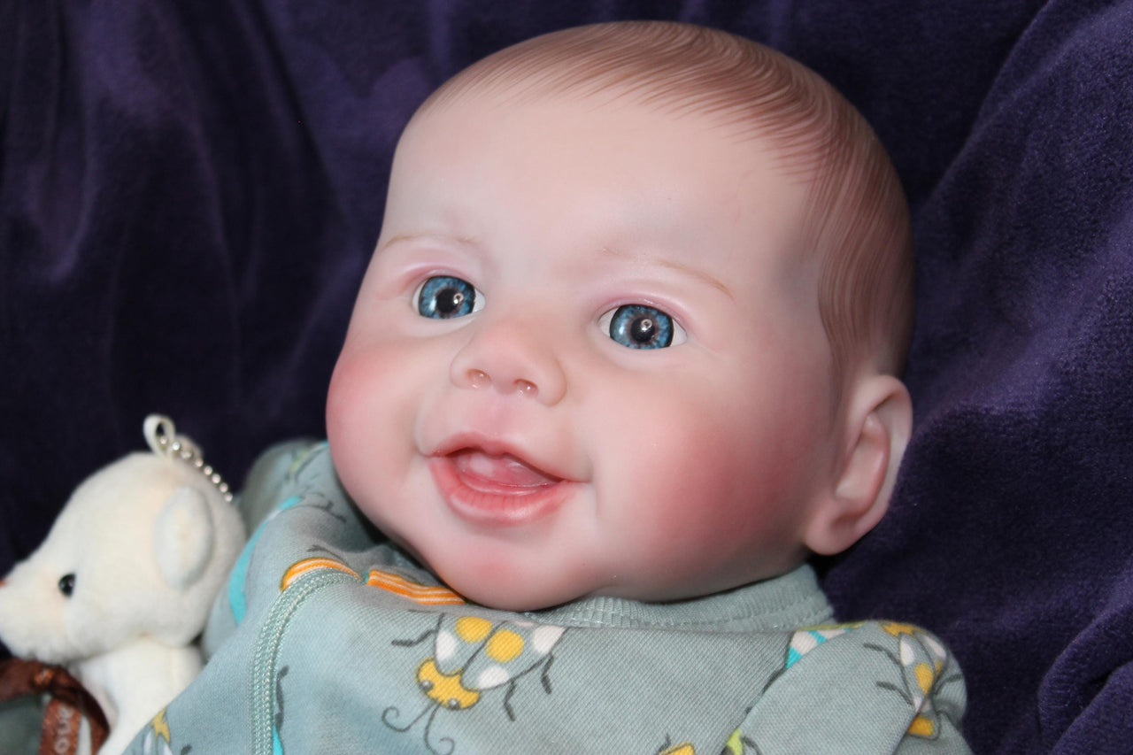 Lifelike Reborn Baby Doll 18 inch 4.3 lbs Weighted Newborn Baby Girl or Boy Soft Heavy Baby Dolls For Children Child Friendly Gifts For Girls