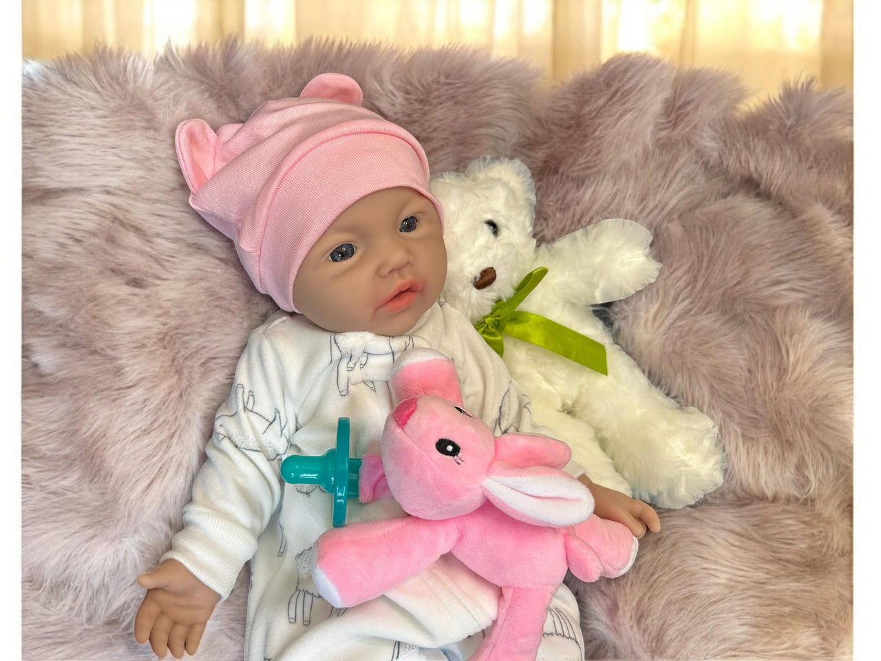 17 inch 6.1 lbs Platinum Full Silicone Doll With Open Mouth To take a Pacifier Has a Squishy Body