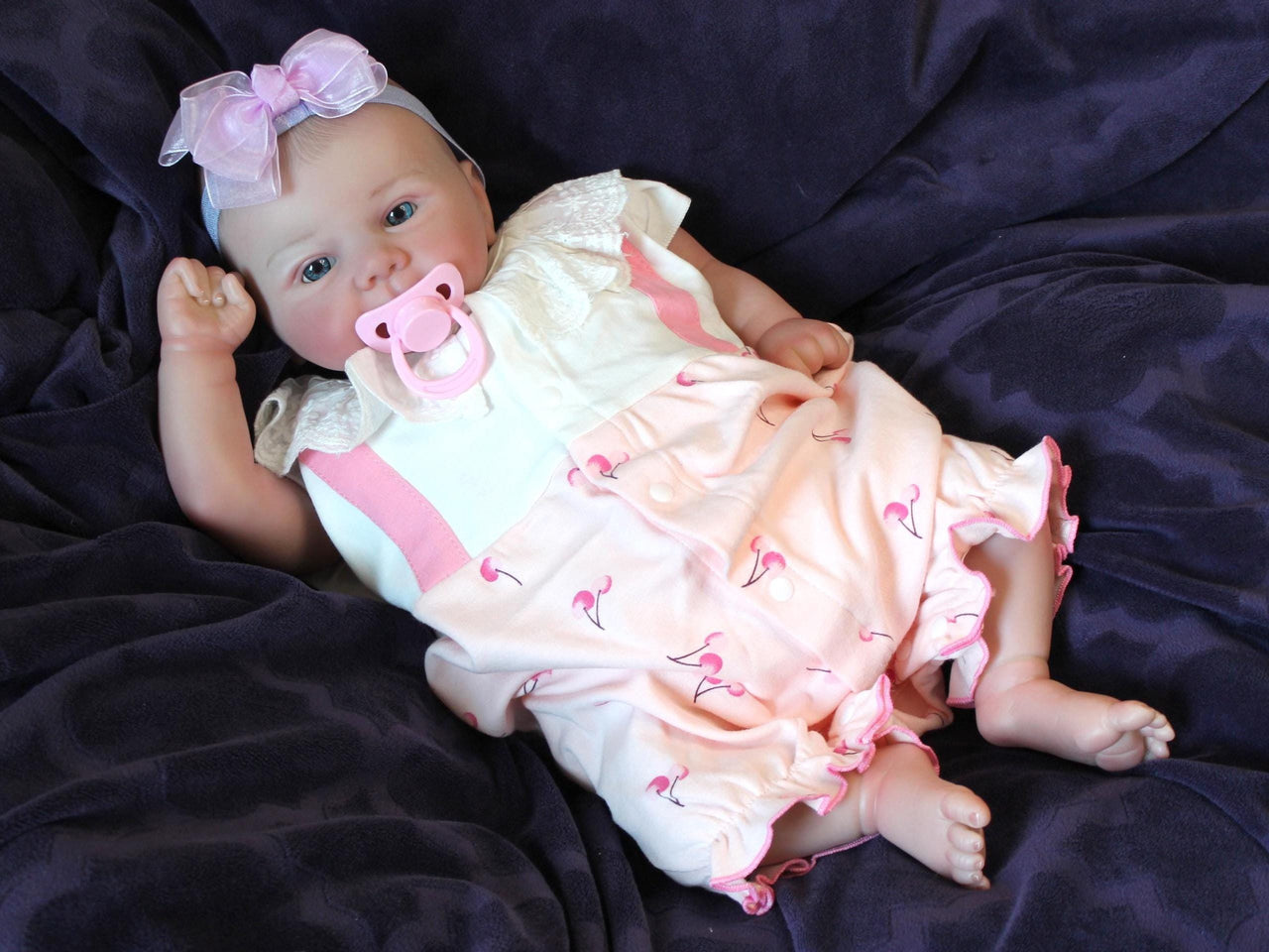 Lifelike Reborn Baby Doll 20 inch 7 lbs Weighted Newborn Baby Girl or Boy Soft Heavy Baby Dolls For Children Child Friendly Gifts For Girls