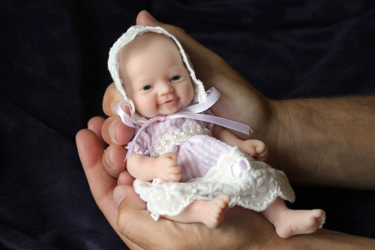 Silicone Baby Doll Full Body Reborn Preemie 7" 9 ounces Platinum Silicone Dolls Realistic Real Lifelike Weighted Babies Ecoflex Bathtub Baby