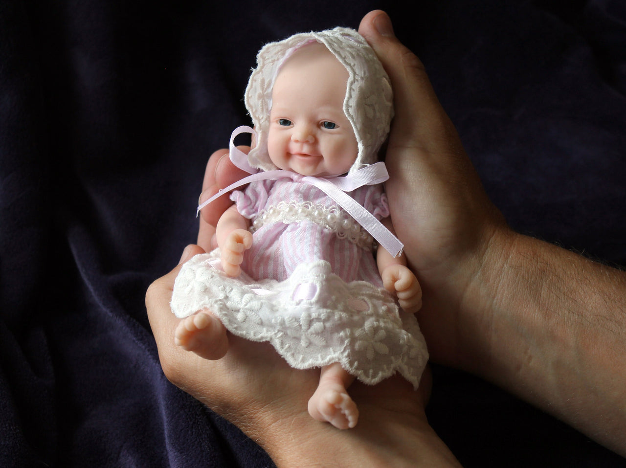 Silicone Baby Doll Full Body Reborn Preemie 7" 9 ounces Platinum Silicone Dolls Realistic Real Lifelike Weighted Babies Ecoflex Bathtub Baby