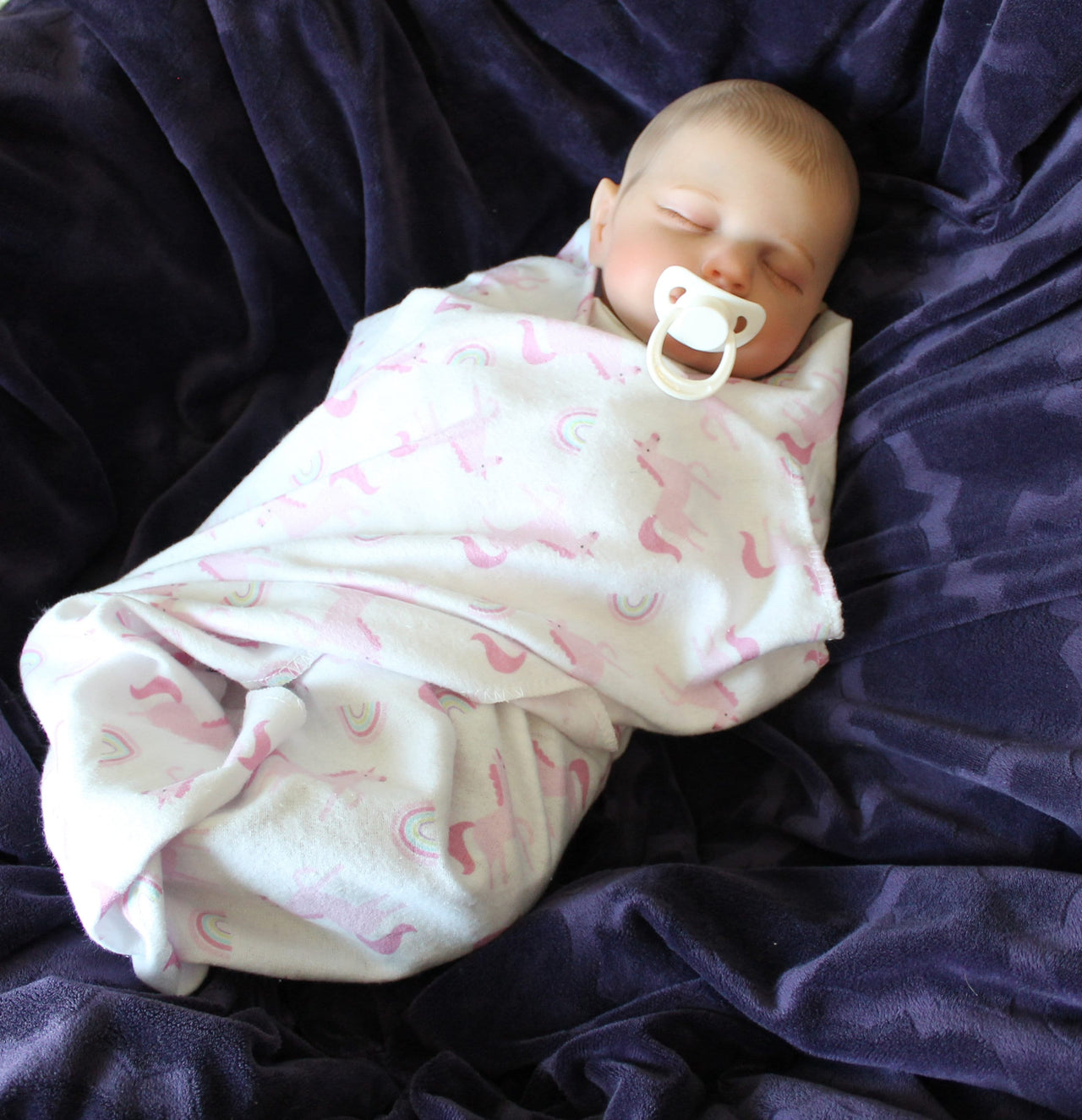 Lifelike Reborn Baby Doll 20” 2 to 8 Pounds Weighted Newborn Baby Girl/Boy Soft Heavy Baby Dolls For Children Child Friendly Gifts For Girls