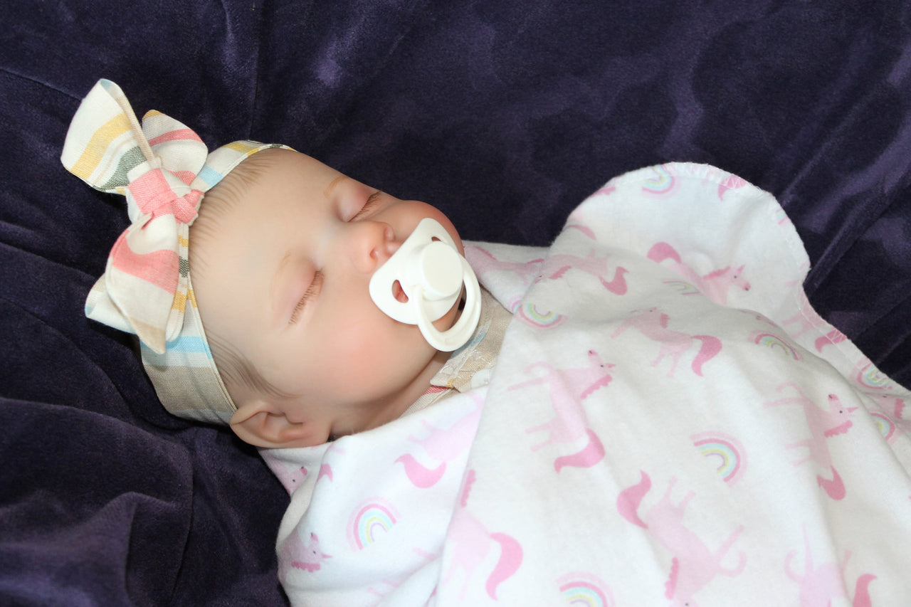 Lifelike Reborn Baby Doll 20” 2 to 8 Pounds Weighted Newborn Baby Girl/Boy Soft Heavy Baby Dolls For Children Child Friendly Gifts For Girls