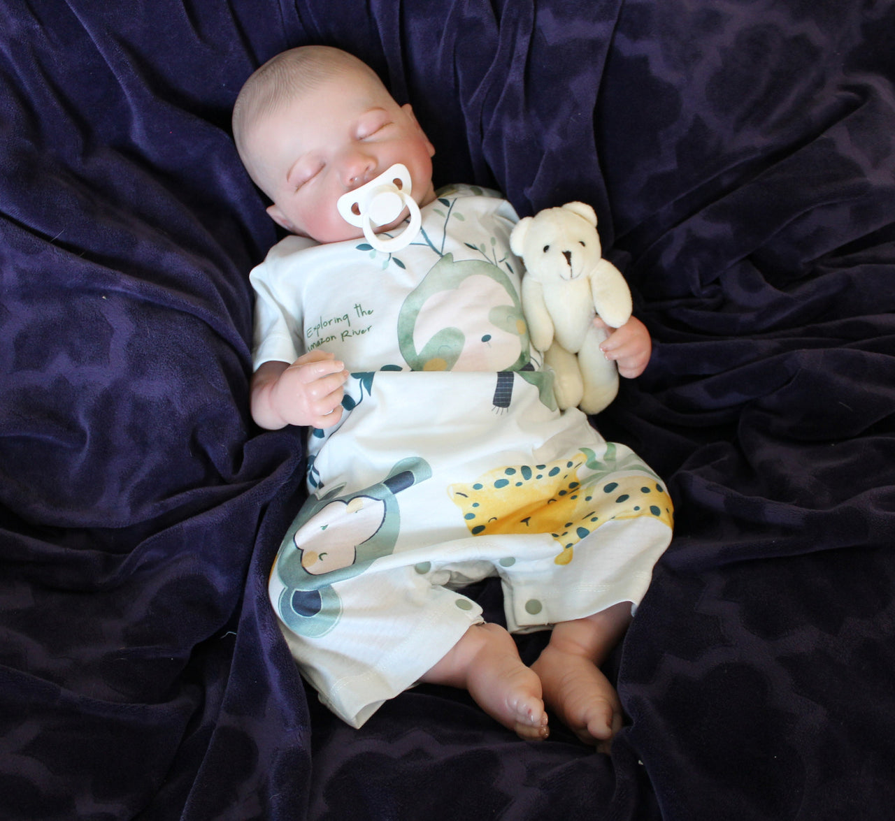 2 to 8 Pounds Lifelike Reborn Baby Doll, 20 inch Weighted Newborn Baby Boy, Soft vinyl, Heavy Baby Dolls, For Children, Child Friendly Gifts For Girls