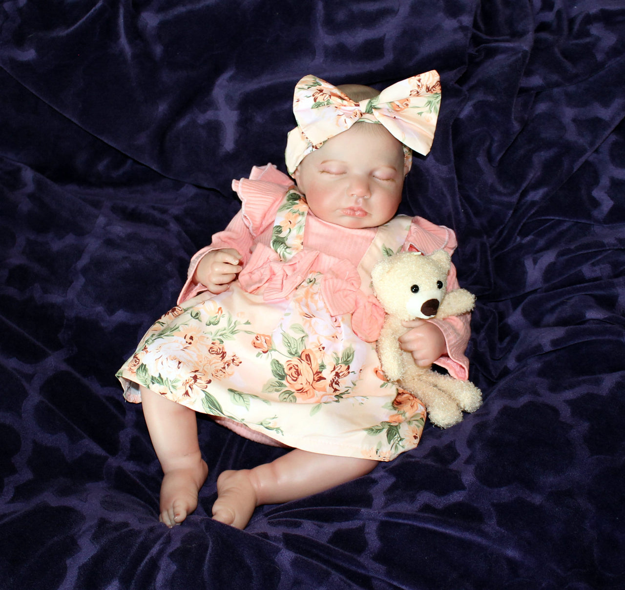Painted Finished Reborn 2 to 8 Pounds Lifelike Baby Doll 20” Weighted Newborn Baby Heavy Dolls For Children Child Friendly Gifts For Girls